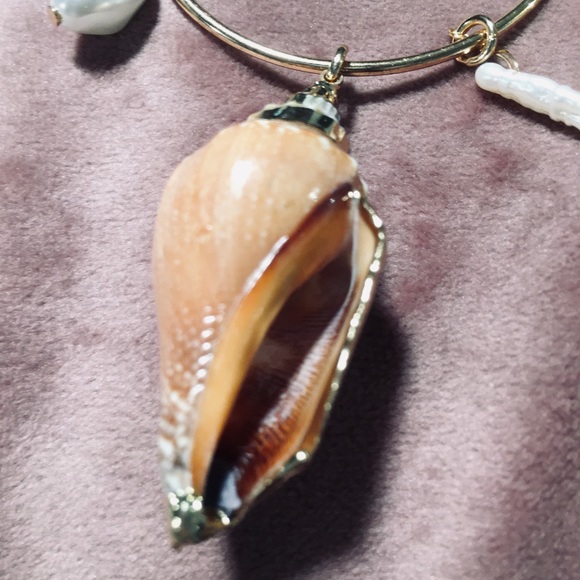 Custom Handmade Shell Necklace & Matching Earrings - Picture 7 of 16